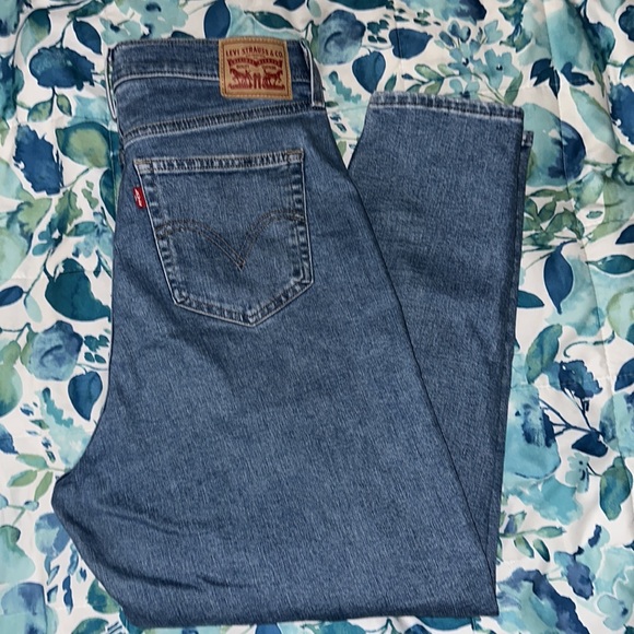 High Waisted Mom Jeans - Picture 4 of 4